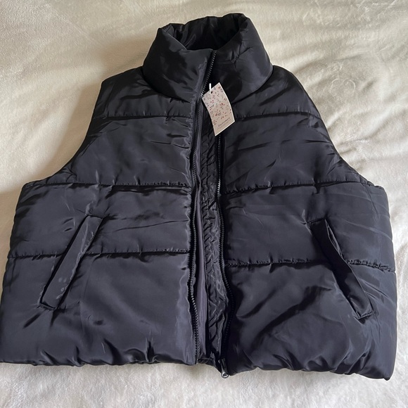 Automet Black Puffer Vest - Picture 3 of 5